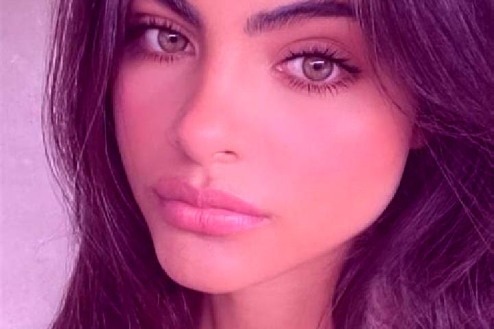 Evelyn, 31, a brunette green-eyed middle eastern companion based in Kepnock. Offering 69, CIM, Couples, Girlfriend Experience. Available for incall and outca...