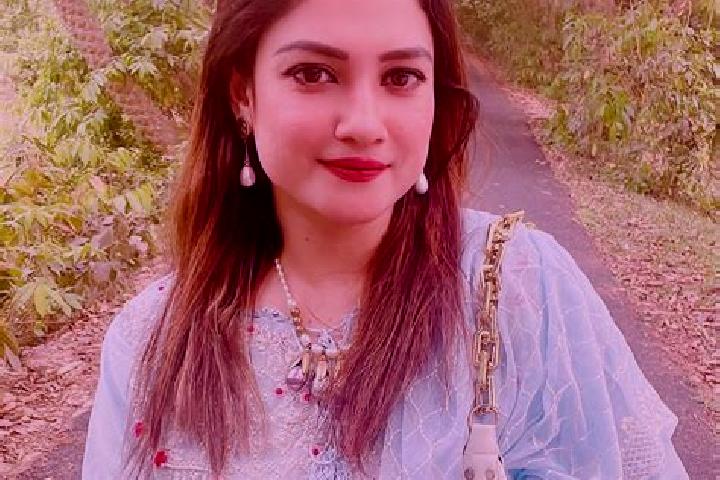 Evelyn, 31 — Escort in Matuail, Bangladesh
