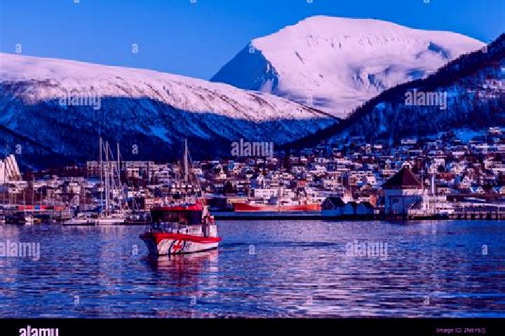 Evelyn, 31 — Escort in Tromsdalen, Norway