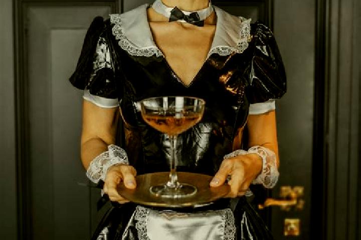 Evelyn, 32, a auburn amber-eyed caucasian companion based in Groningen. Offering Domination, BDSM, Massage, Roleplay, Couples. Available for incall and outca...