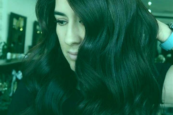 Evelyn, 32, a auburn brown-eyed mixed companion based in Marnand. Offering Massage, Fetish, GFE. Available for incall and outcall, overnight bookings available.