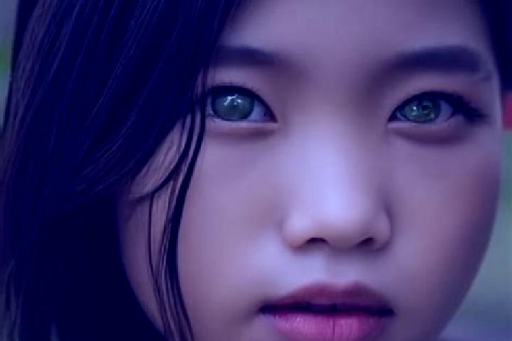 Evelyn, 32, a auburn green-eyed asian companion based in Segur. Offering BDSM, Dinner Date, 69, Erotic Massage, Domination. Available for incall and outcall,...