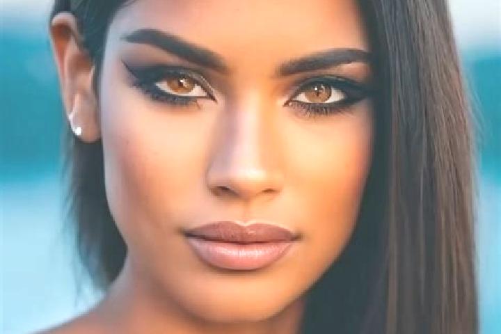 Evelyn, 32, a auburn hazel-eyed latina companion based in Kiangan. Offering A-Level, CIM, BDSM, Girlfriend Experience, Overnight. Available for incall and ou...