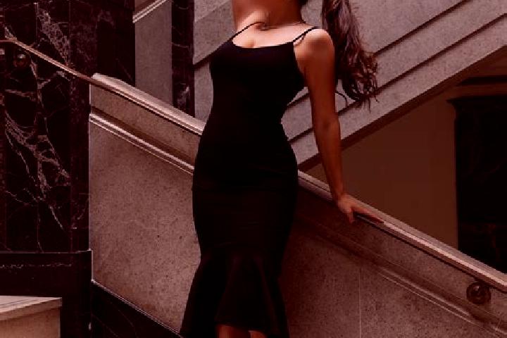 Evelyn, 32, a brunette amber-eyed latina companion based in Dziani. Offering Girlfriend Experience, Striptease, Prostate Massage, Duos, BDSM. Available for i...