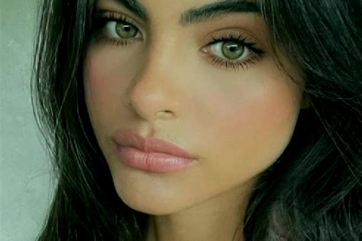 Evelyn, 32, a brunette green-eyed latina companion based in Krynky. Offering Striptease, Massage, Overnight. Available for incall and outcall, day and evenin...