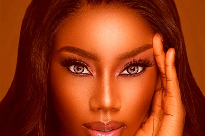 Evelyn, 32, a chestnut blue-eyed ebony companion based in Tufanbeyli. Offering Erotic Massage, Tantra, Roleplay. Available for incall and outcall, day and ev...