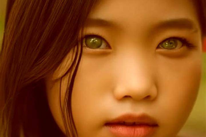 Evelyn, 32, a dark blonde green-eyed asian companion based in Violaines. Offering Fetish, Domination, OWO, 69. Available for incall and outcall, day and even...
