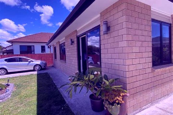 Evelyn, 32 — Escort in Papatoetoe, New Zealand