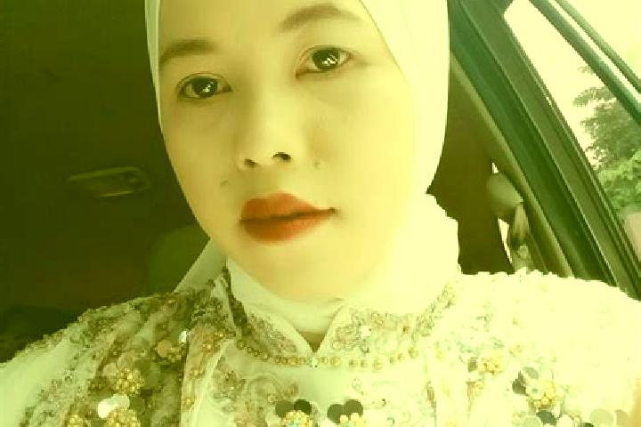 Evelyn, 32 — Escort in Peseng, Indonesia