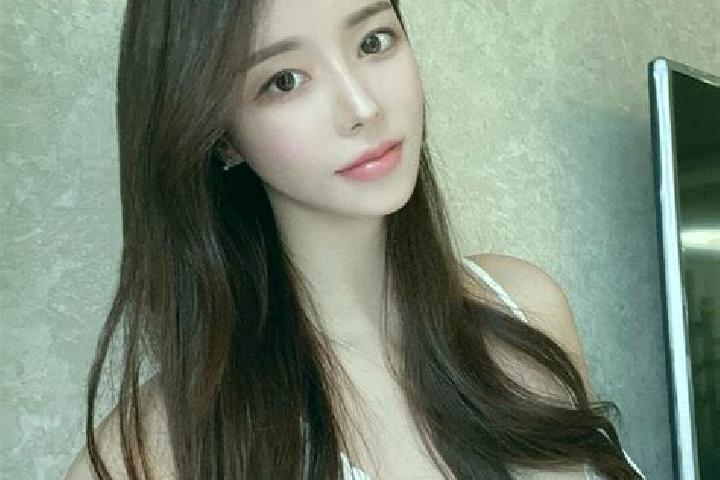 Evelyn, 32 — Escort in Unch on-up, North Korea