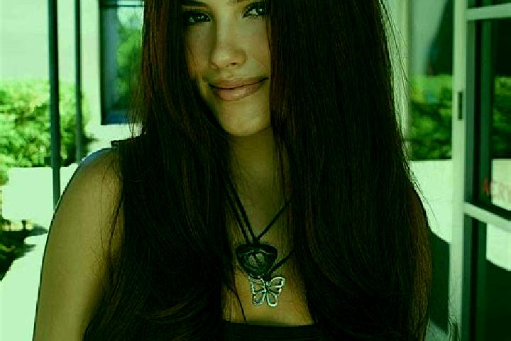 Evelyn, 33, a auburn dark-eyed mediterranean companion based in Matet. Offering Erotic Massage, Fetish, 69, Party Girl, Tantra. Available for incall and outc...
