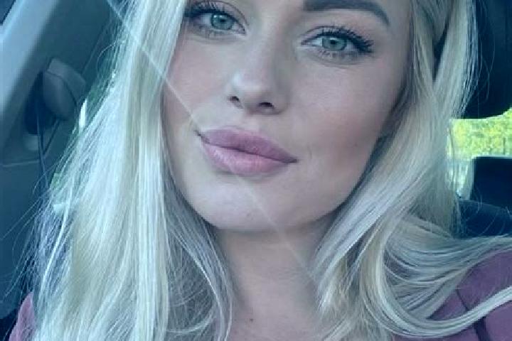 Evelyn, 33, a blonde hazel-eyed caribbean companion based in Harvey. Offering Dinner Date, Travel Companion, OWO. Available for incall and outcall, day and e...