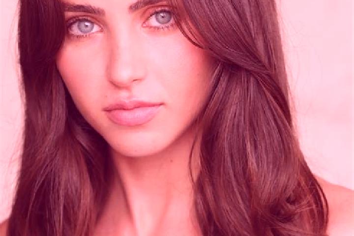 Evelyn, 33, a chestnut brown-eyed mixed companion based in Ten Ngol. Offering Fetish, Overnight, Domination. Available for incall and outcall, overnight book...