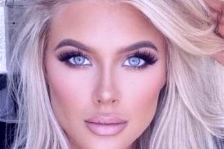 Evelyn, 33, a platinum blonde hazel-eyed european companion based in Malaga. Offering Party Girl, Couples, Prostate Massage, Fetish. Available for incall and...