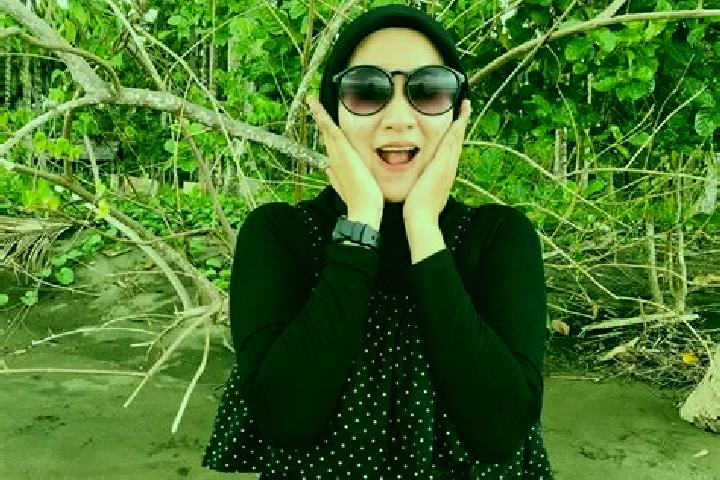 Evelyn, 33 — Escort in Manalu, Indonesia