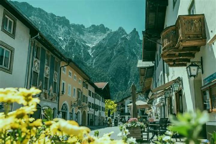 Evelyn, 33 — Escort in Mittenwald, Germany