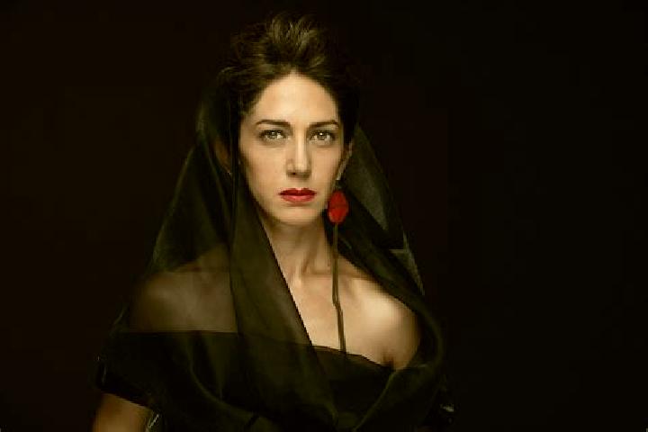 Evelyn, 33 — Escort in Nakhl-e Ebrahimi, Iran