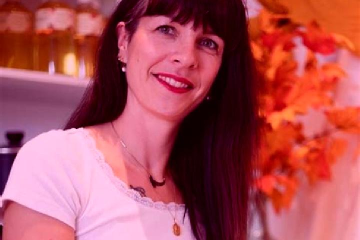 Evelyn, 33 — Escort in Ousse, France