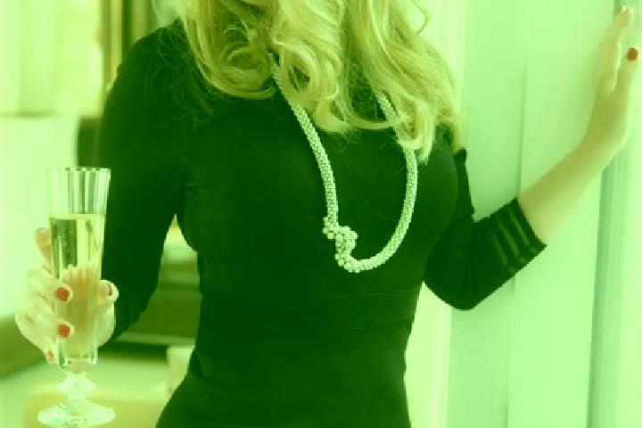 Evelyn, 34, a blonde amber-eyed indian companion based in Hanbin. Offering Overnight, Tantra, BDSM. Available for incall and outcall, day and evening dates.