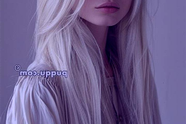 Evelyn, 34, a platinum blonde hazel-eyed mixed companion based in Sao Sebastiao. Offering CIM, Tantra, Travel Companion, Massage. Available for incall and ou...