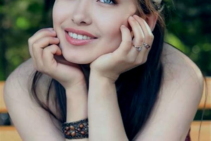 Evelyn, 34, a red blue-eyed asian companion based in Khasnahzan. Offering Couples, Party Girl, Dinner Date, Girlfriend Experience. Available for incall and o...