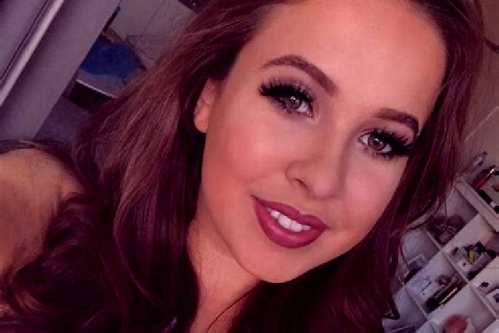 Evelyn, 34, a red brown-eyed slavic companion based in Hani i Elezit. Offering Fetish, Travel Companion, Striptease, Duos. Available for incall and outcall, ...