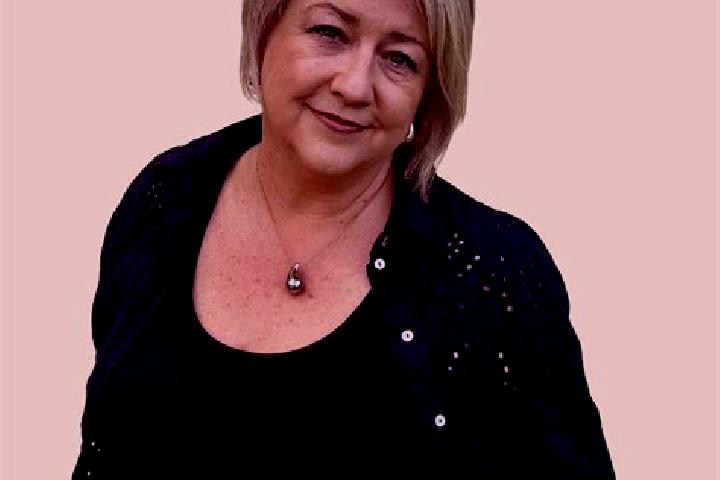 Evelyn, 34 — Escort in Demigny, France