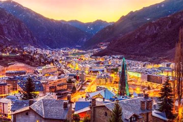 Evelyn, 34 — Escort in les Escaldes, Andorra