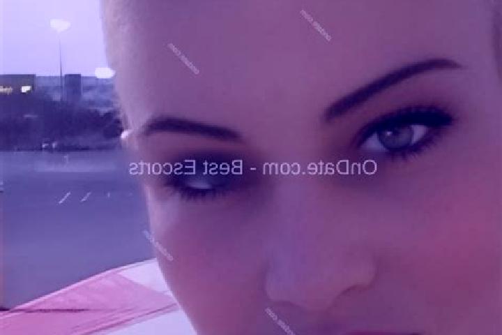 Evelyn, 34 — Escort in Mannington, United States