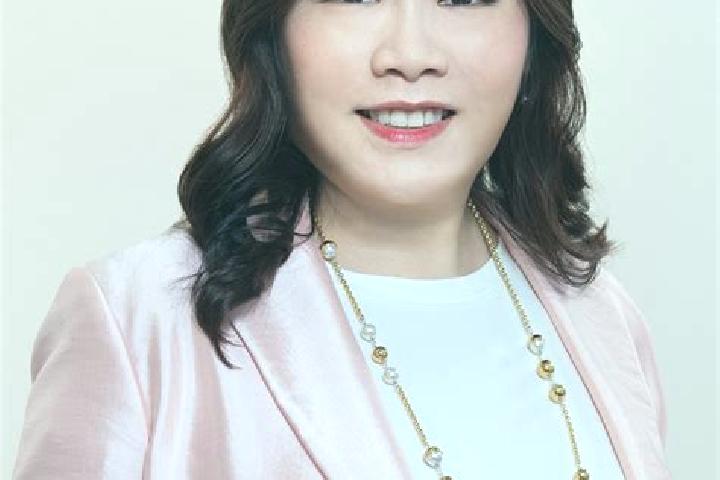 Evelyn, 34 — Escort in Yu Chui, Hong Kong