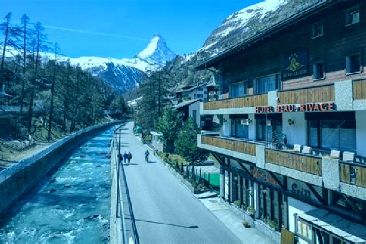 Evelyn, 34 — Escort in Zermatt, Switzerland