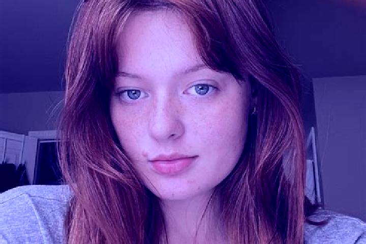 Evelyn, 35, a auburn blue-eyed caucasian companion based in Purcell. Offering CIM, 69, Tantra. Available for incall and outcall, day and evening dates.