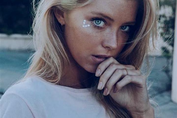Evelyn, 35, a blonde blue-eyed ebony companion based in Fretigney-et-Velloreille. Offering Prostate Massage, Erotic Massage, Party Girl. Available for incall...