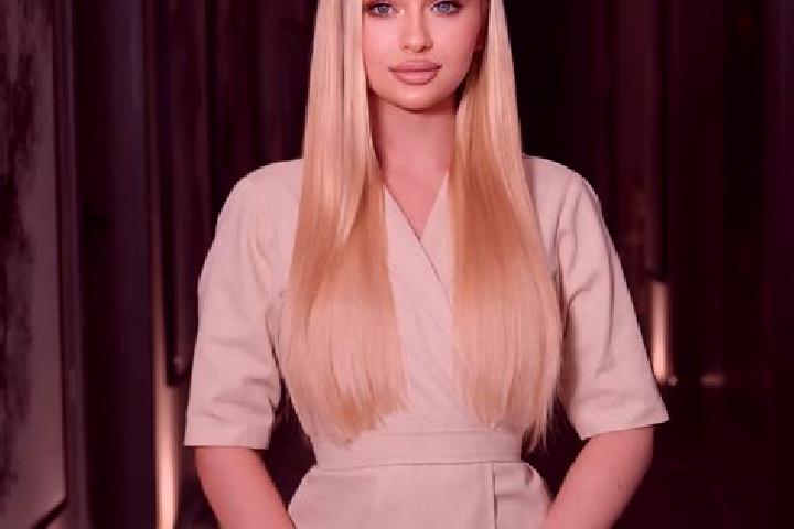 Evelyn, 35, a blonde grey-eyed mixed companion based in Aceituna. Offering Tantra, Erotic Massage, Travel Companion. Available for incall and outcall, day an...