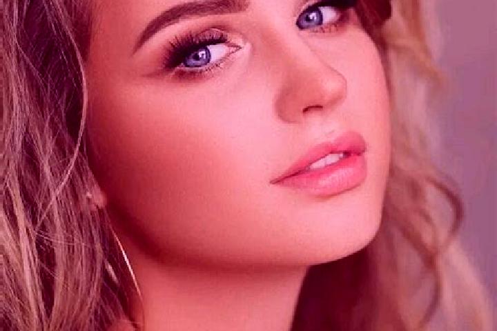 Evelyn, 35, a dark blonde blue-eyed european companion based in Gugan. Offering Travel Companion, 69, A-Level, CIM. Available for incall and outcall, day and...