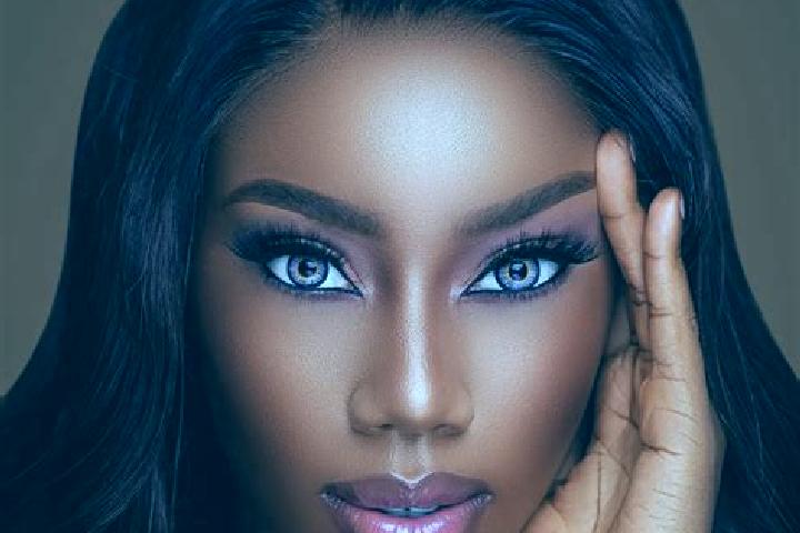 Evelyn, 35, a red blue-eyed ebony companion based in Rothlein. Offering OWO, Roleplay, Overnight. Available for incall and outcall, overnight bookings availa...