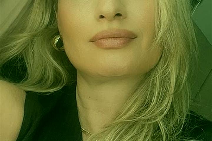 Evelyn, 35 — Escort in Baudreix, France