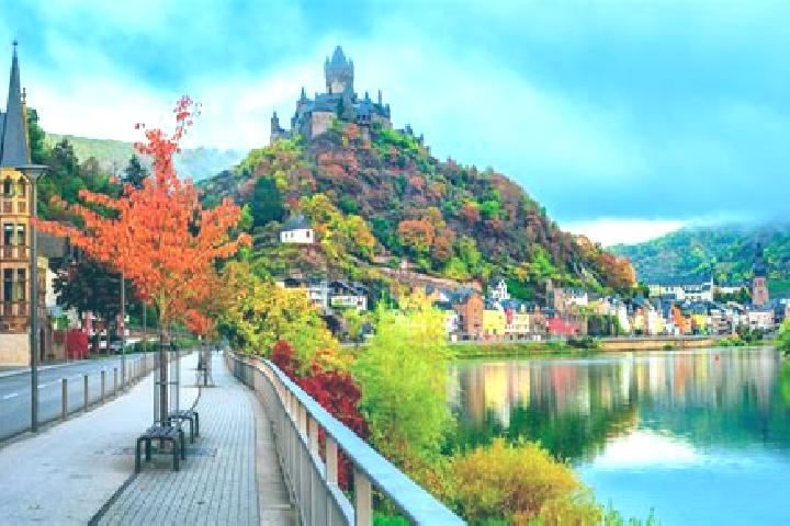 Evelyn, 35 — Escort in Cochem, Germany