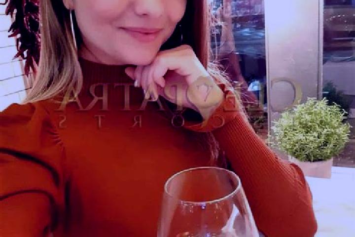 Evelyn, 36, a auburn brown-eyed mediterranean companion based in Jabenita. Offering Dinner Date, OWO, A-Level, Massage, BDSM. Available for incall and outcal...