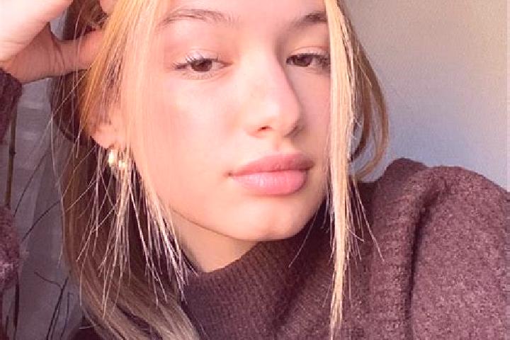 Evelyn, 36, a blonde brown-eyed mixed companion based in Revillarruz. Offering GFE, OWO, Dinner Date, Roleplay. Available for incall and outcall, overnight b...