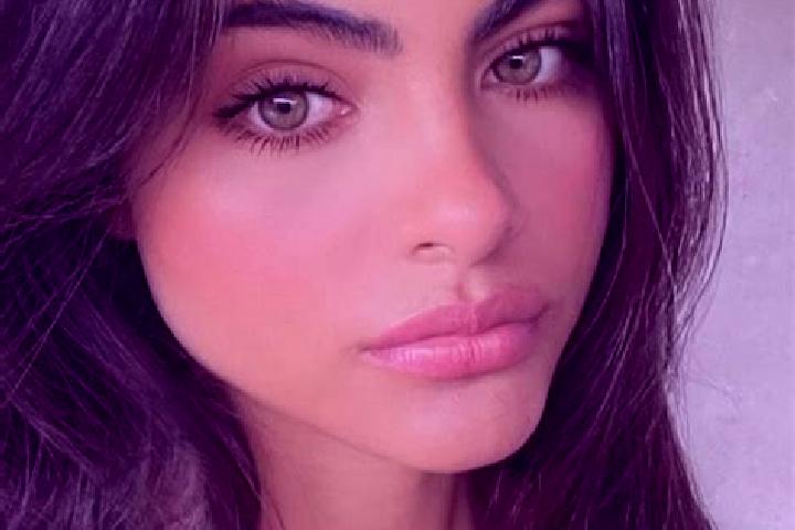 Evelyn, 36, a brunette blue-eyed indian companion based in Groscavallo. Offering Massage, Dinner Date, Couples, Striptease. Available for incall and outcall,...