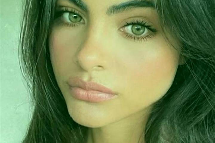 Evelyn, 36, a brunette dark-eyed slavic companion based in Arneiroz. Offering GFE, Erotic Massage, 69, Roleplay. Available for incall and outcall, day and ev...