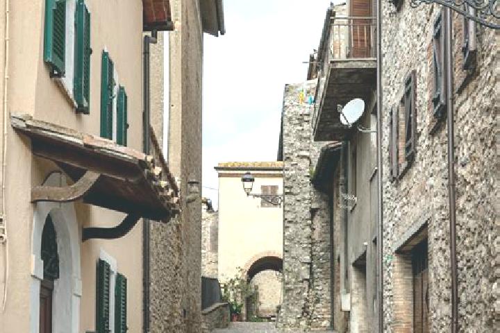 Evelyn, 36 — Escort in Avigliano, Italy