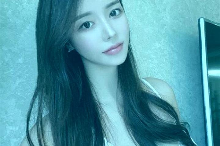 Evelyn, 36 — Escort in Beiwudu, China