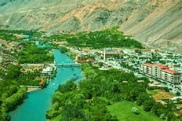 Evelyn, 36 — Escort in Khulbisat, Afghanistan