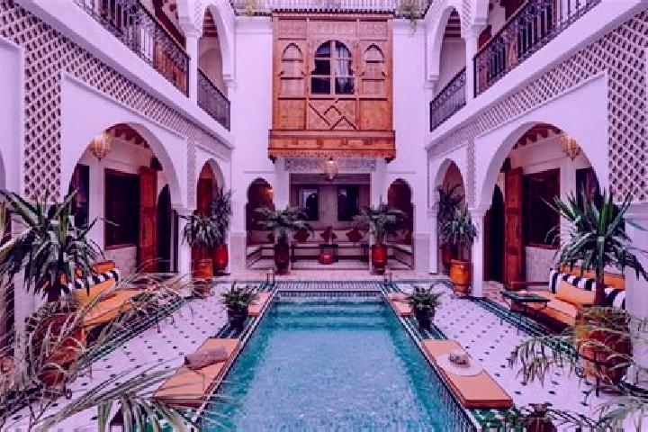 Evelyn, 36 — Escort in Riah, Morocco