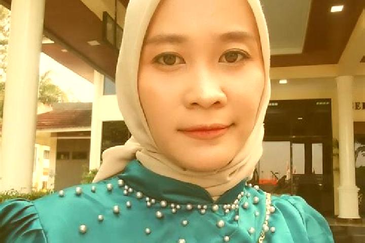 Evelyn, 36 — Escort in Tuwiri Wetan, Indonesia