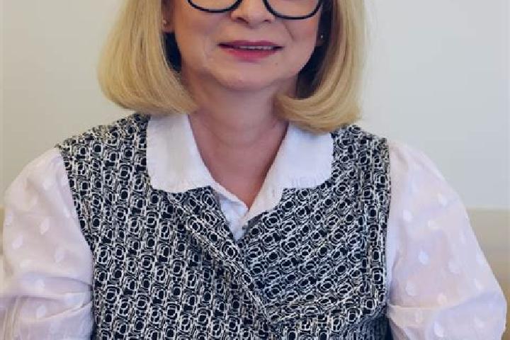 Evelyn, 36 — Escort in Wola Krzysztoporska, Poland