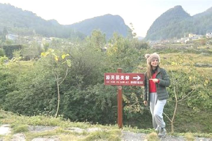 Evelyn, 36 — Escort in Yaoshan, China