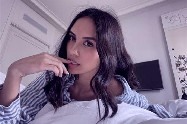Evelyn, 37, a brunette amber-eyed ebony companion based in Cesolo. Offering Fetish, Travel Companion, Girlfriend Experience, CIM. Available for incall and ou...